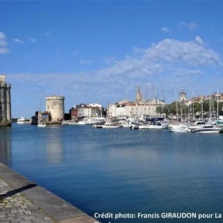 Apartment Cosy T2, 2 Pers, Coeur Historique, Proche Vieux Port, Parking Prive, La Rochelle - Fr-1-246-95